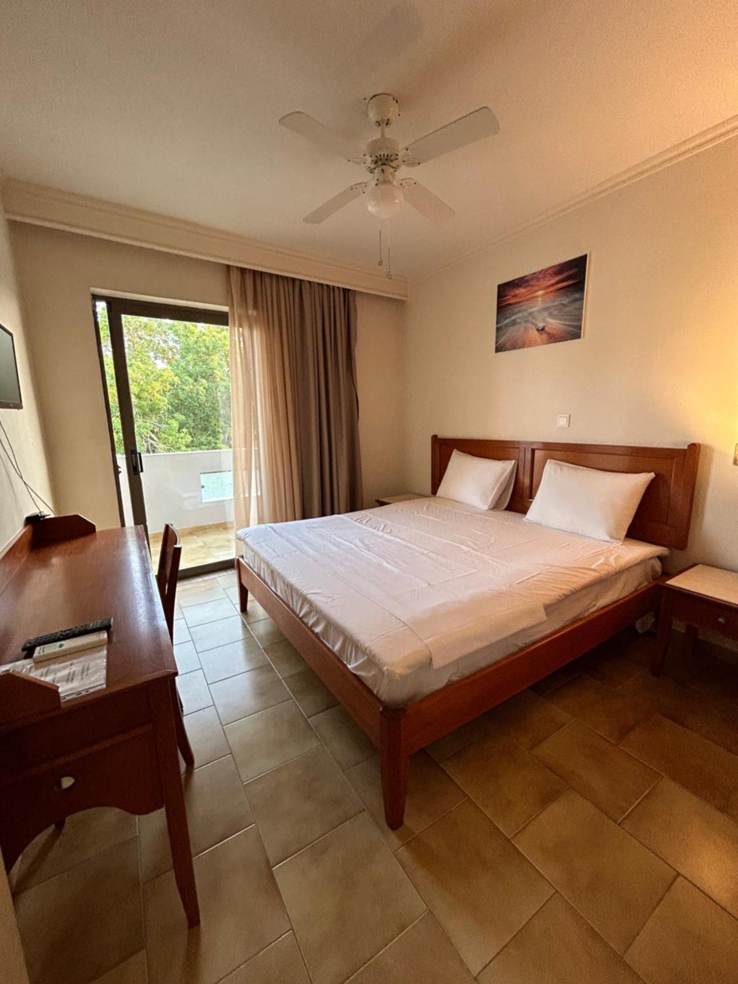 Captain Yiannis Studios & Apartments Kos Town Exterior photo